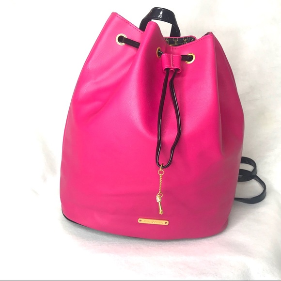 JUICY COUTURE PINK & BLACK PATENT BUCKET BACKPACK - Picture 6 of 16